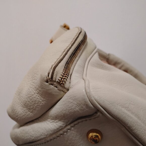 Tod's T-media Multi Pocket Cargo Shoulder bag in cream/off white - Picture 13 of 16